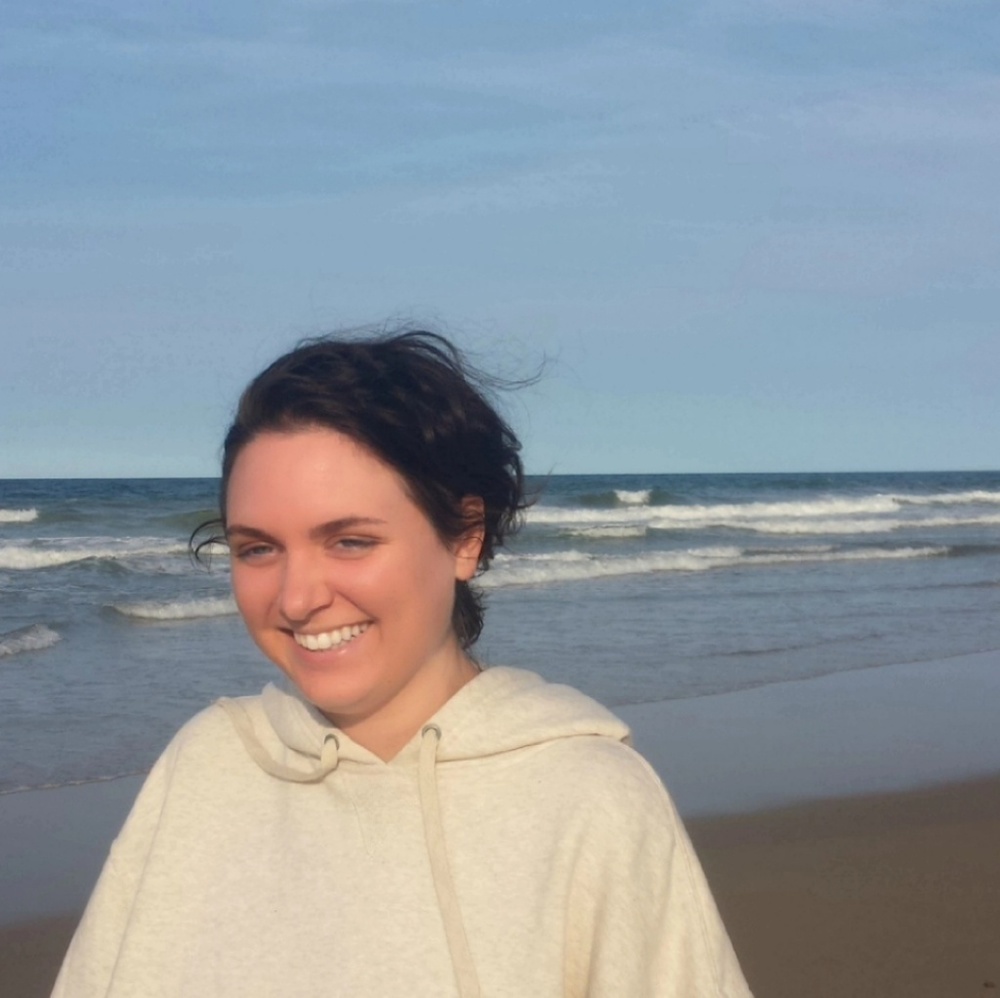Meet your Posher, Lia